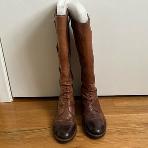Vince Camuto size 6 zip up brown boots
